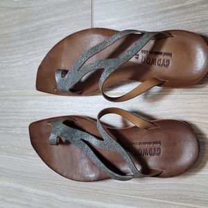 Women's CYDWOQ  (pronounced sidewalk) sandals. Size 39 (US 9) grayish